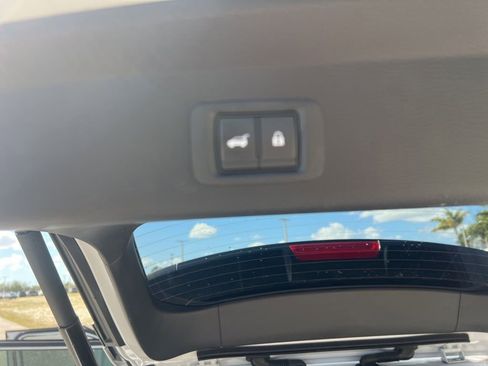 Used 2023 Mitsubishi Outlander SE image 27