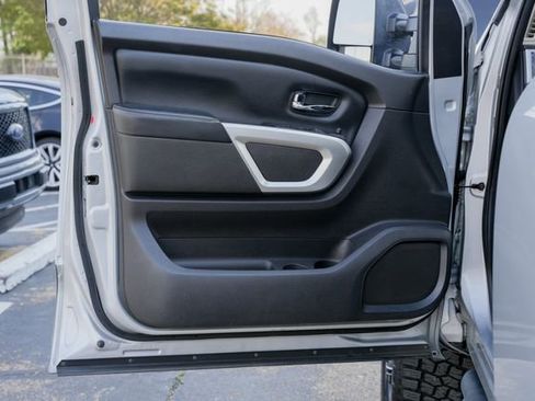 Used 2016 Nissan Titan PRO-4X image 21