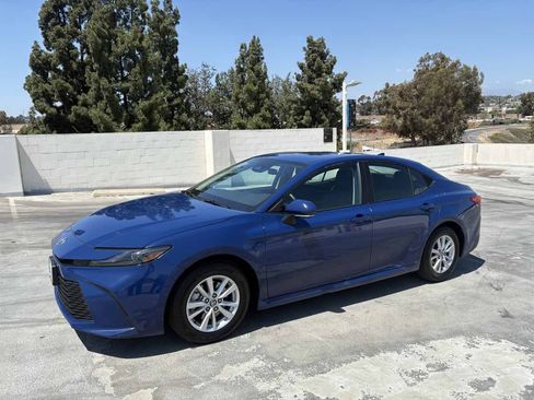Used 2025 Toyota Camry LE FWD image 2