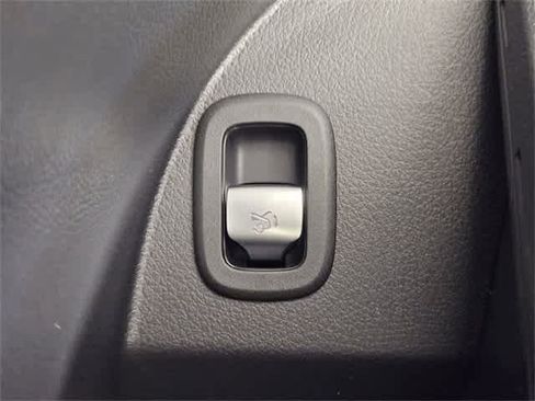 Certified 2025 Mercedes-Benz GLC 300 4MATIC image 65
