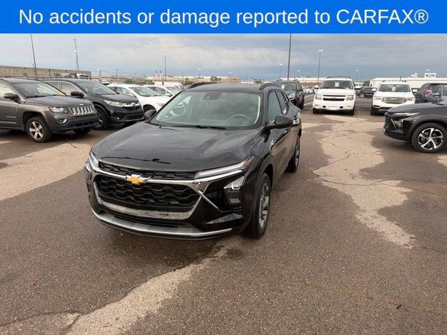 Used 2025 Chevrolet Trax LT FWD image 23