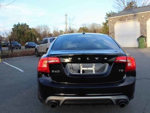 Used 2017 Volvo S60 T5 Dynamic w/ Vision Package image 6