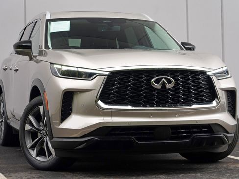 Used 2023 INFINITI QX60 Luxe w/ Cargo Package AWD/4WD image 4