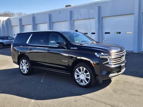 Used 2021 Chevrolet Tahoe High Country image 2