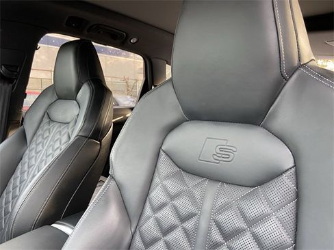 Used 2025 Audi SQ7 Prestige w/ Prestige Package image 24
