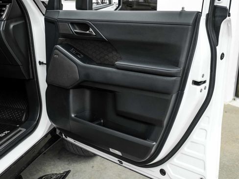 Used 2025 Lexus GX 550 w/ Accessory Package (Z1) AWD/4WD image 39