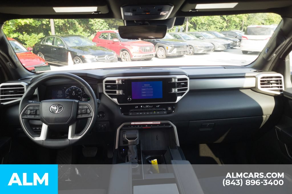 Used 2025 Toyota Sequoia SR5 AWD/4WD image 21