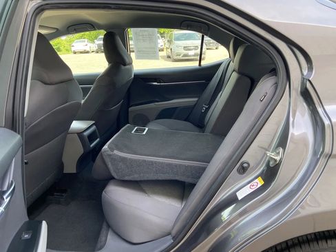 Used 2019 Toyota Camry LE FWD image 22