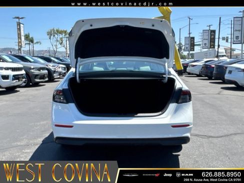 Used 2025 Honda Accord SE image 16