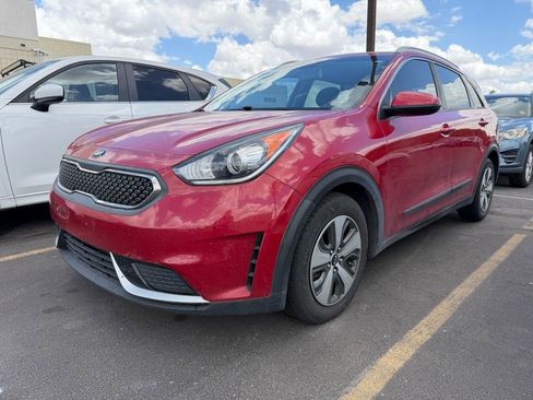 Used 2018 Kia Niro LX FWD image 2