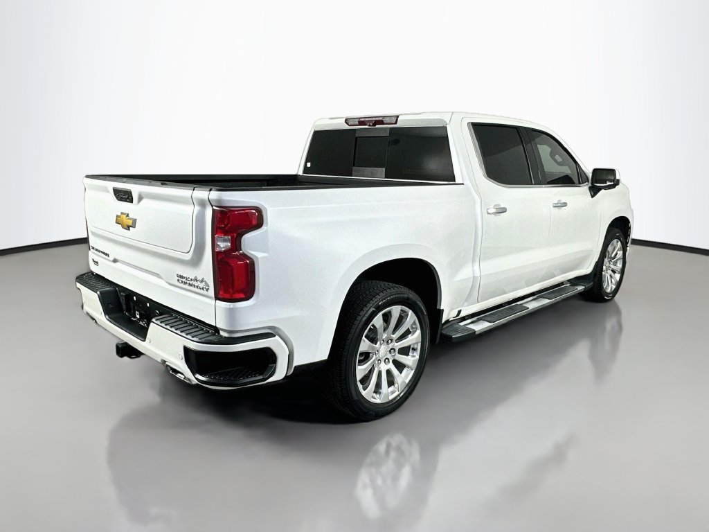 Used 2022 Chevrolet Silverado 1500 High Country w/ Technology Package AWD/4WD image 7