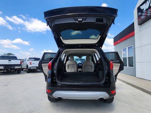 Used 2019 Ford Escape SE FWD image 24