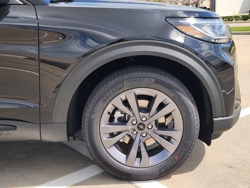 New 2026 Ford Explorer Active w/ Active Comfort Package image 9