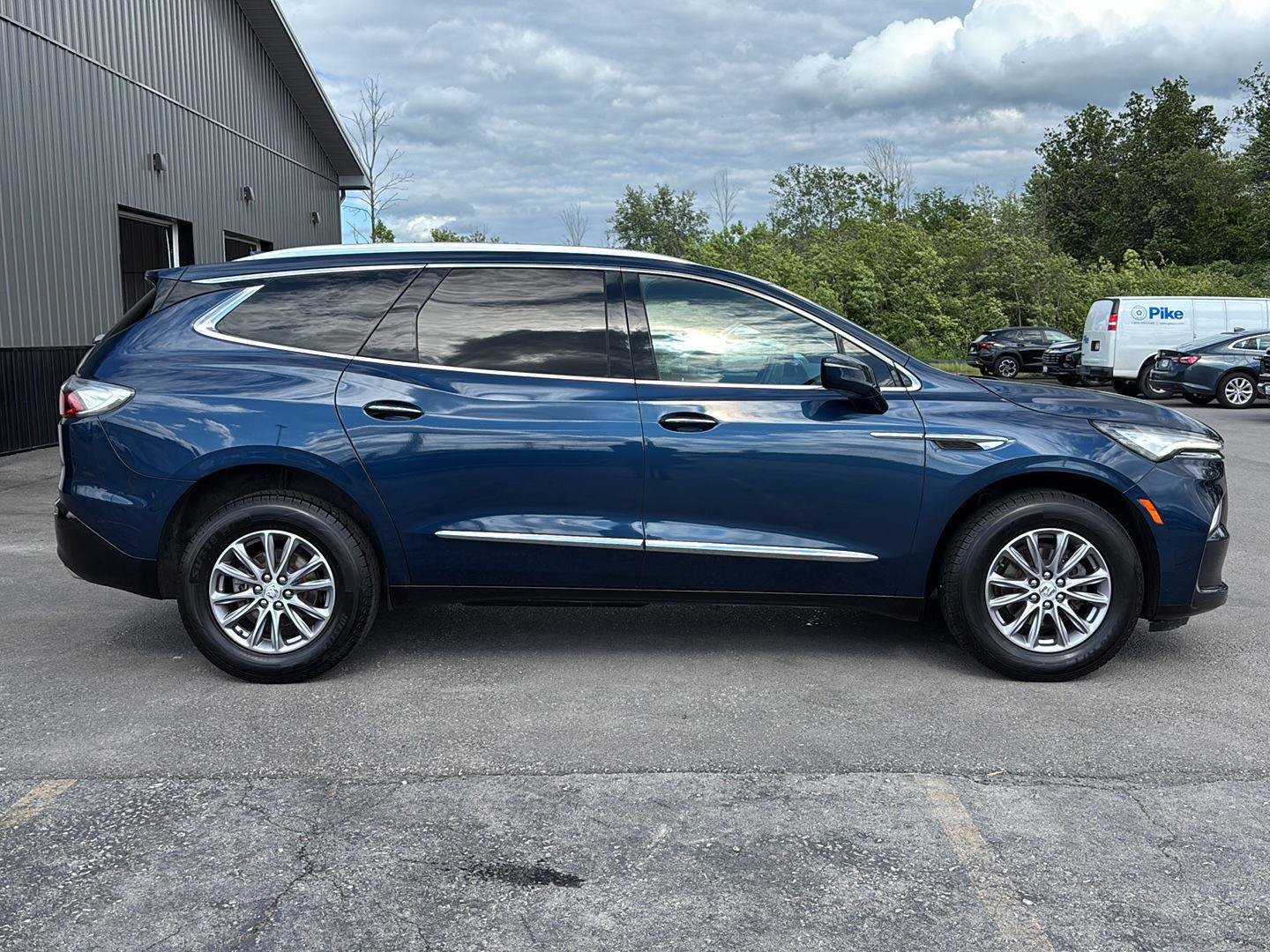Used 2024 Buick Enclave Essence w/ LPO, Floor Liner Package AWD/4WD image 2