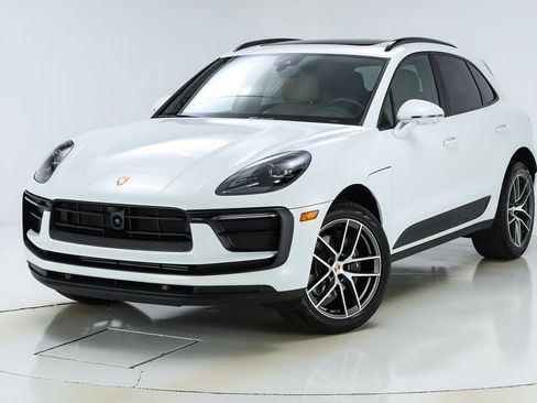 Certified 2025 Porsche Macan AWD/4WD image 1