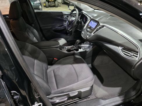 Used 2020 Chevrolet Malibu LT FWD image 30