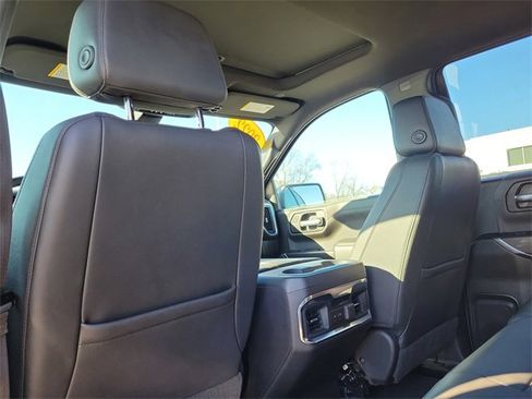 Used 2022 GMC Sierra 1500 AT4 w/ AT4 Premium Package image 13