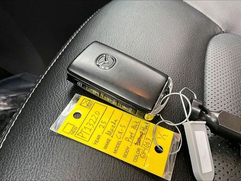 Used 2025 MAZDA CX-5 AWD 2.5 S w/ Preferred Package image 11