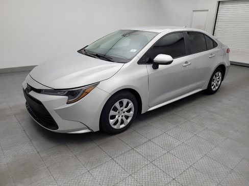 Used 2024 Toyota Corolla LE FWD image 2