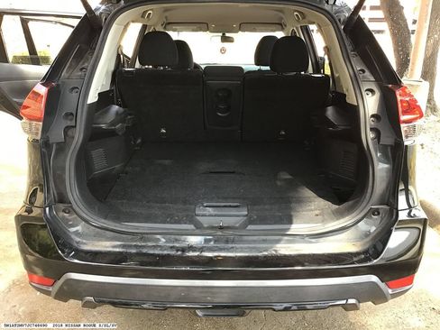 Used 2018 Nissan Rogue SV AWD/4WD image 10