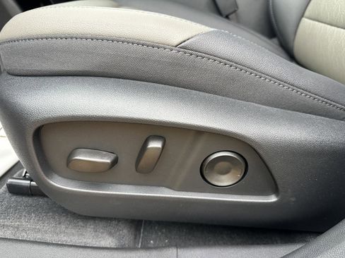 New 2026 Chevrolet Equinox LT w/ Convenience Package II image 8