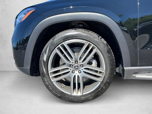 Certified 2026 Mercedes-Benz GLS 450 4MATIC image 9
