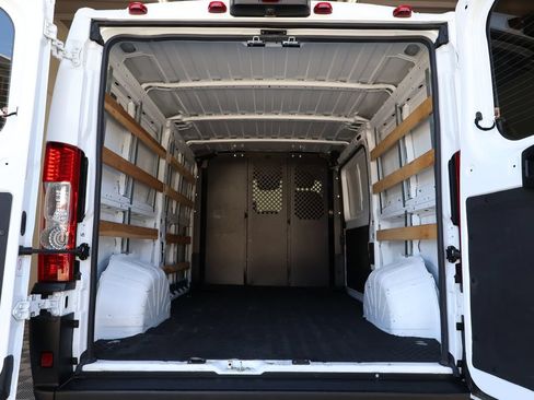 Used 2025 RAM ProMaster 2500 w/ U-Haul Equipment Group FWD image 14