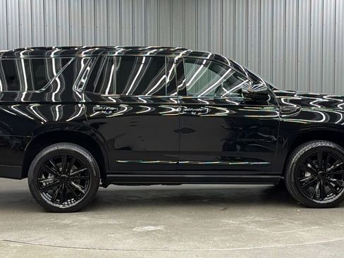 Used 2026 GMC Yukon Denali w/ Sun & Power Step Package AWD/4WD image 6