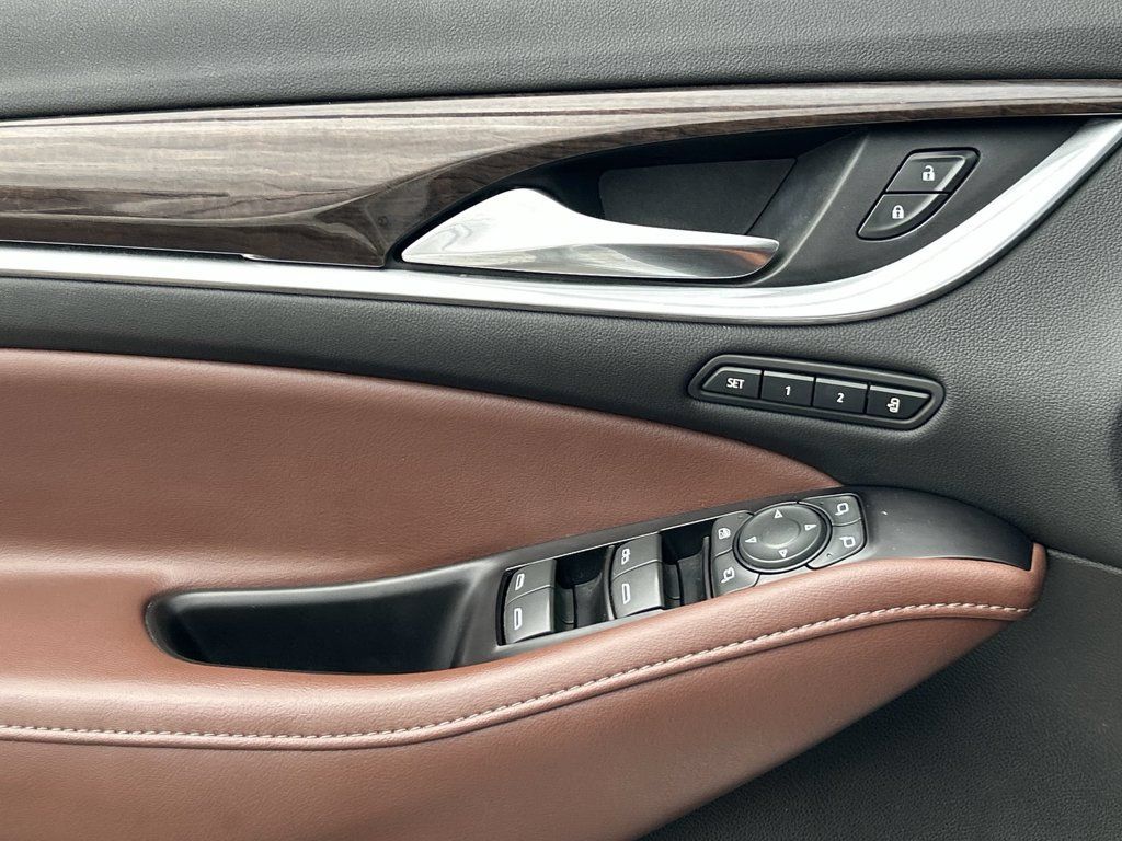 Used 2020 Buick Enclave Avenir w/ Avenir Technology Package FWD image 24