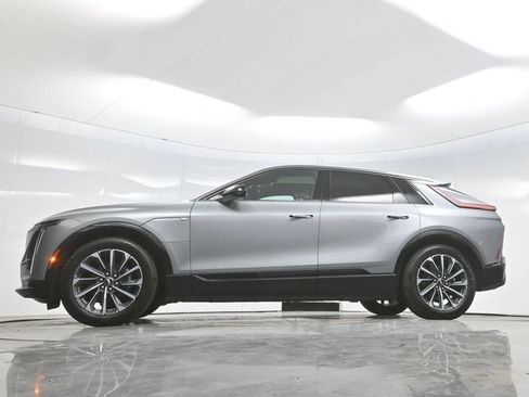 Used 2024 Cadillac Lyriq Sport RWD image 7