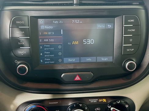 Used 2020 Kia Soul LX image 14