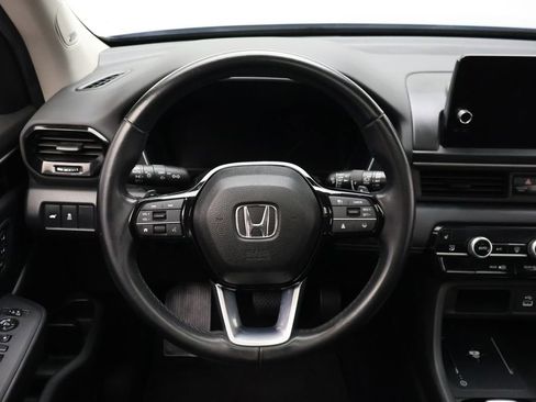 Used 2024 Honda Pilot Touring image 23