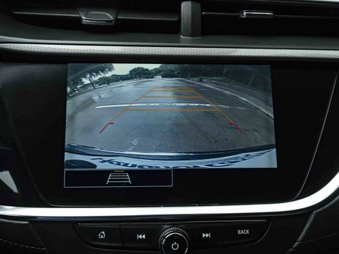 Used 2021 Buick Encore GX Essence w/ Experience Buick Package FWD image 32
