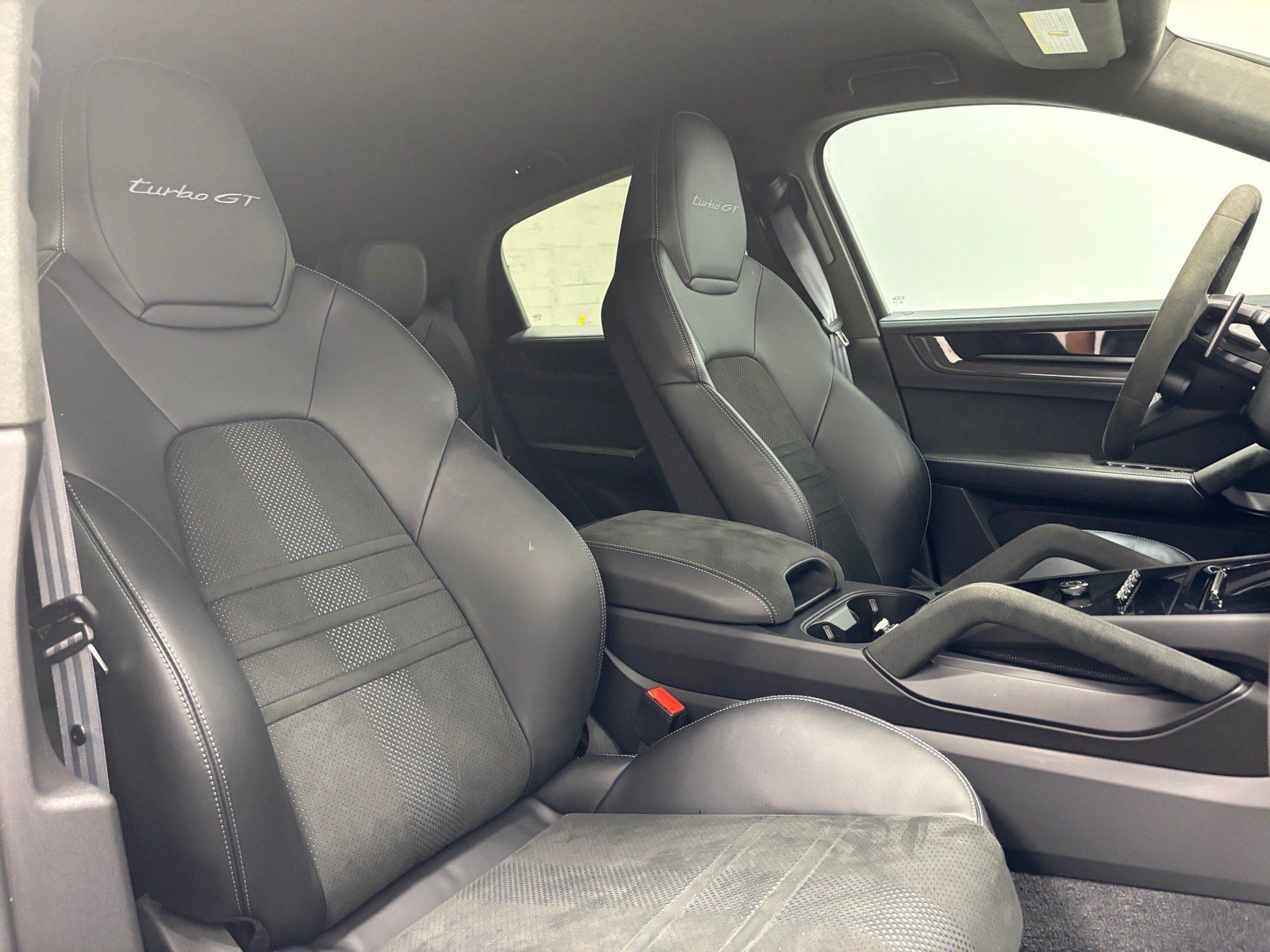 Used 2024 Porsche Cayenne Turbo GT AWD/4WD image 28