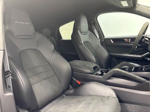 Used 2024 Porsche Cayenne Turbo GT AWD/4WD image 28