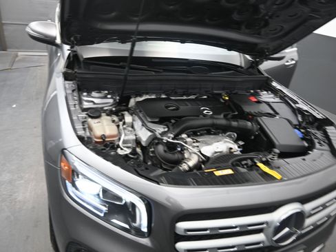 Used 2023 Mercedes-Benz GLB 250 4MATIC image 21