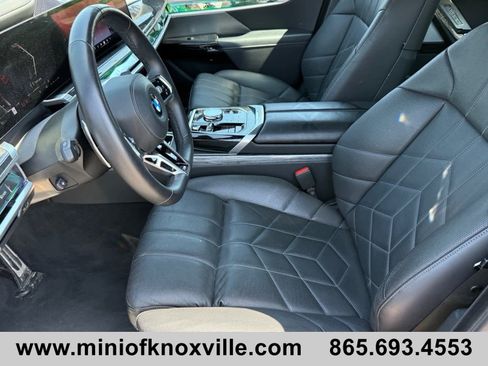 Used 2025 BMW 740i xDrive AWD/4WD image 10
