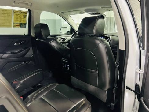 Used 2020 Chevrolet Traverse LT w/ LT Premium Package FWD image 34