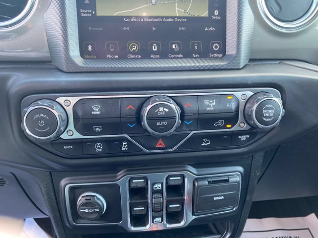 Used 2023 Jeep Gladiator Overland AWD/4WD image 13