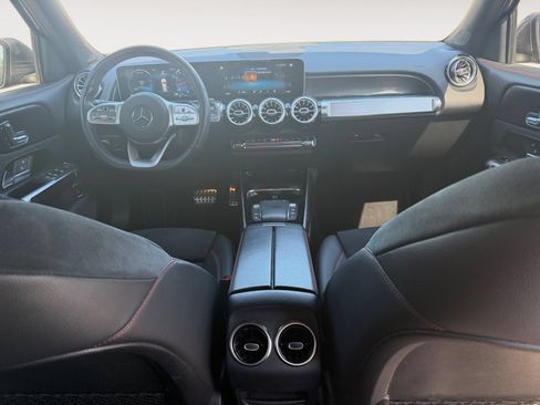 Used 2021 Mercedes-Benz GLB 250 image 10