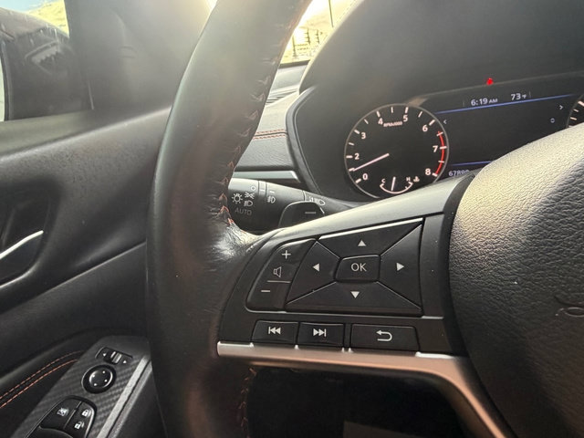 Used 2022 Nissan Altima 2.5 SR w/ Midnight Edition Package FWD image 16