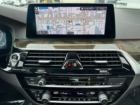 Used 2020 BMW 530i xDrive image 37