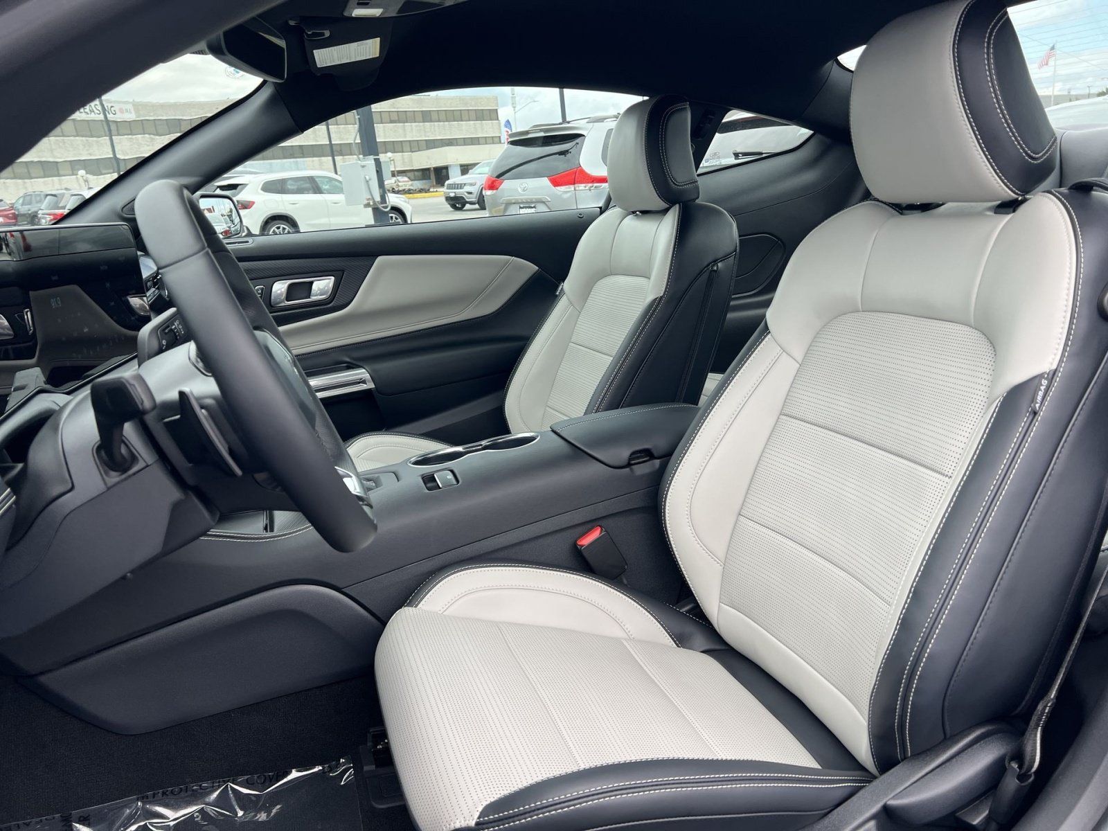 Used 2025 Ford Mustang GT Premium RWD image 13
