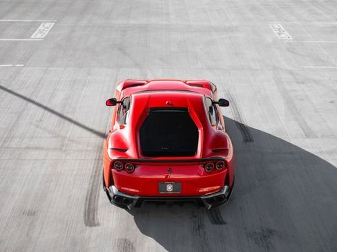 Used 2018 Ferrari 812 Superfast image 14