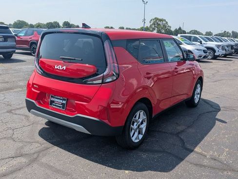 Used 2024 Kia Soul LX w/ Option Group 015 FWD image 7