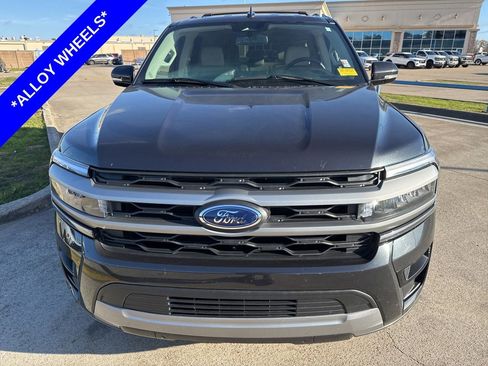 Used 2023 Ford Expedition XLT image 2