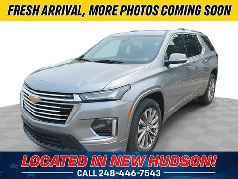 Used 2023 Chevrolet Traverse Premier FWD image 1