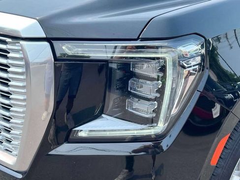 Used 2024 GMC Yukon XL Denali AWD/4WD image 9