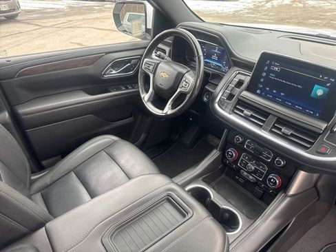 Used 2022 Chevrolet Suburban LT w/ LT Signature Plus Package image 39