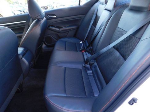 Used 2025 Nissan Altima 2.5 SR image 13